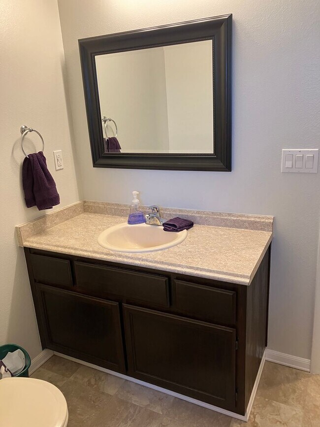 Building Photo - Beautiful 4 Bedroom, 3 Bathroom Home With Basement in Cedar City