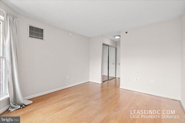 Building Photo - 1230 23rd St NW