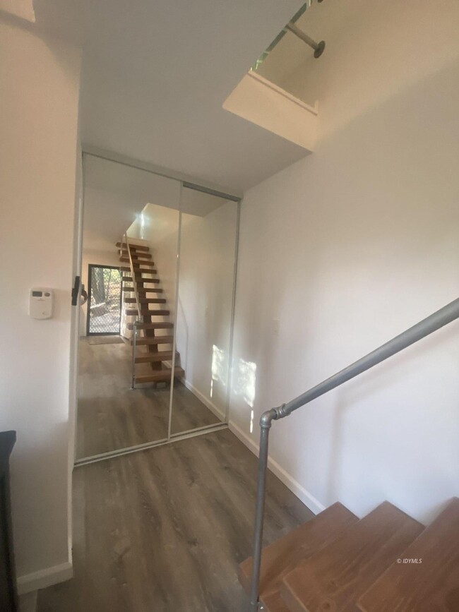 Building Photo - Move-In Ready Newer Tiny Home in The Forest