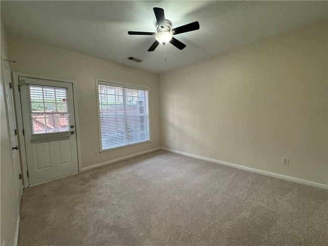 Building Photo - 1379 Thornborough Dr