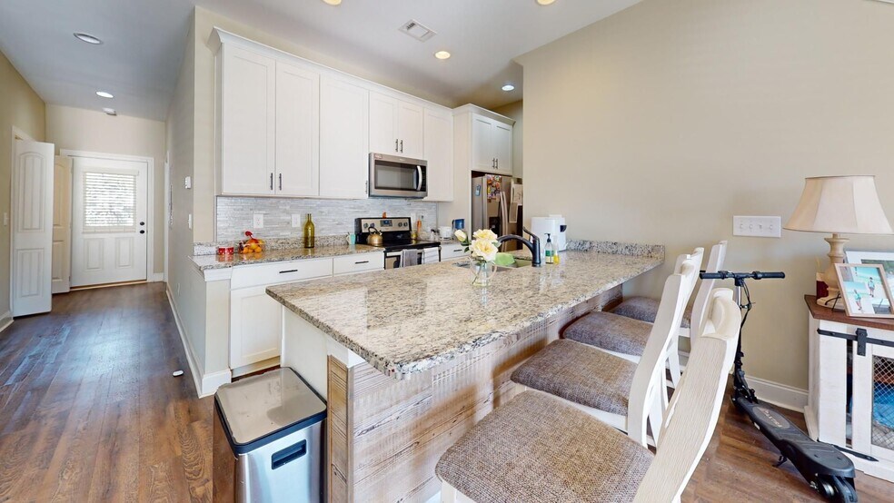 Building Photo - Eagle Ridge Townhome