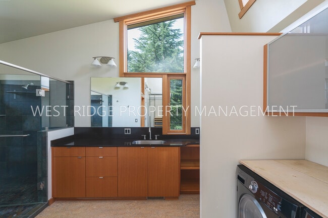 Building Photo - 9310 SW 8th Dr