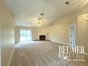 Building Photo - 3bd/2ba Home in Prime Location: Near Base, Close to Beaches!