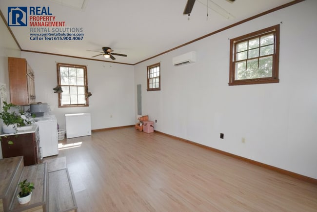 Building Photo - 182 Riverbend Dr