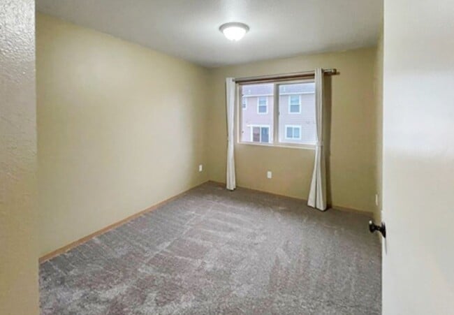 Building Photo - 2104 Yellowstone St