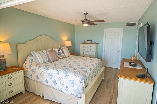 Building Photo - 26000 Hickory Blvd