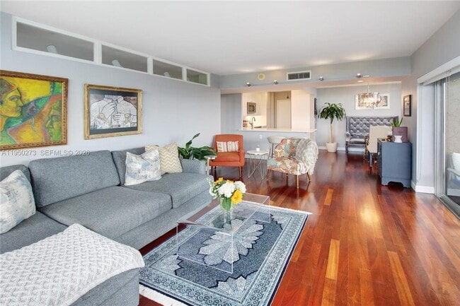 Building Photo - 1625 SE 10th Ave