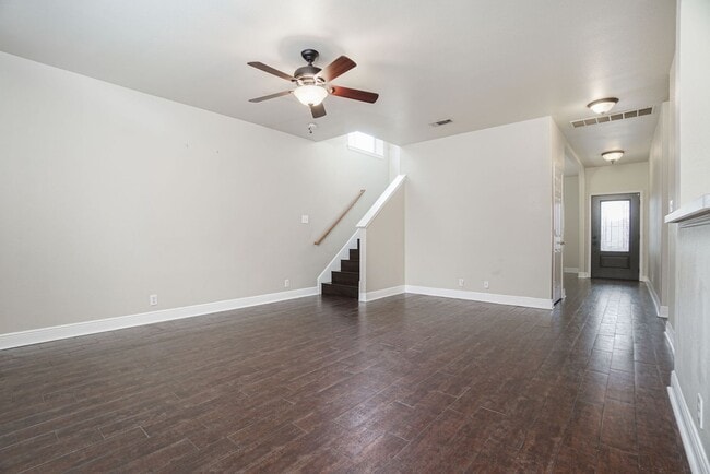 Building Photo - Encino Mesa move in
