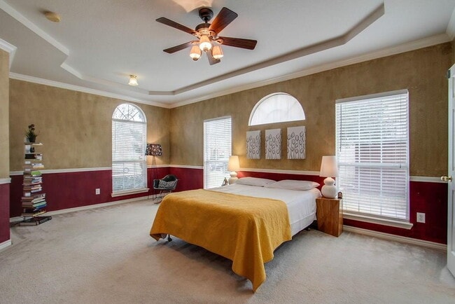 Building Photo - Big & Beautiful in Coppell