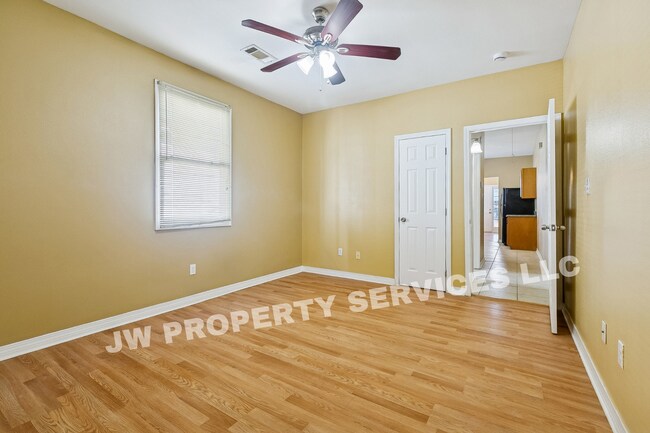 Building Photo - 2522-24 N. Tonti St.