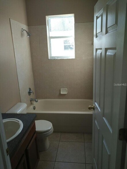 Building Photo - 5804 Justicia Loop