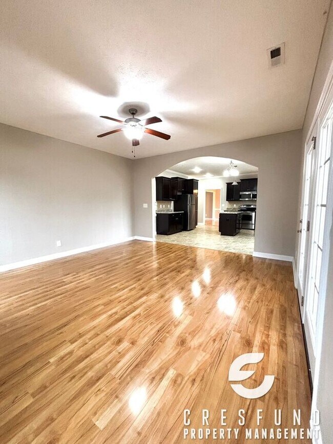 Building Photo - 15-20 Minutes from Fort Bragg and Cape Fear Valley! 4 Bed, 2.5 Bath AVAILABLE FOR MOVE IN NOW!