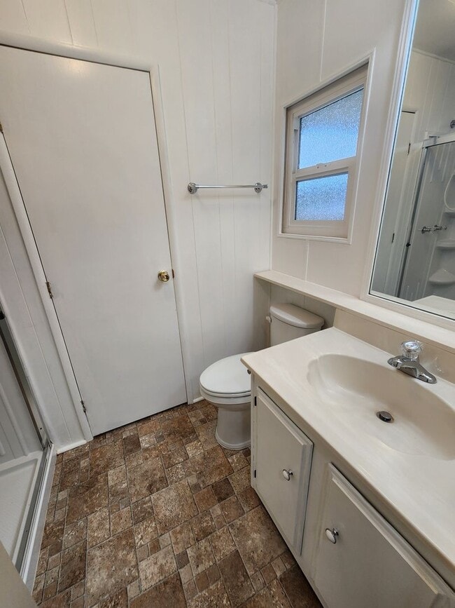 Building Photo - Adorable Retro Chic Home