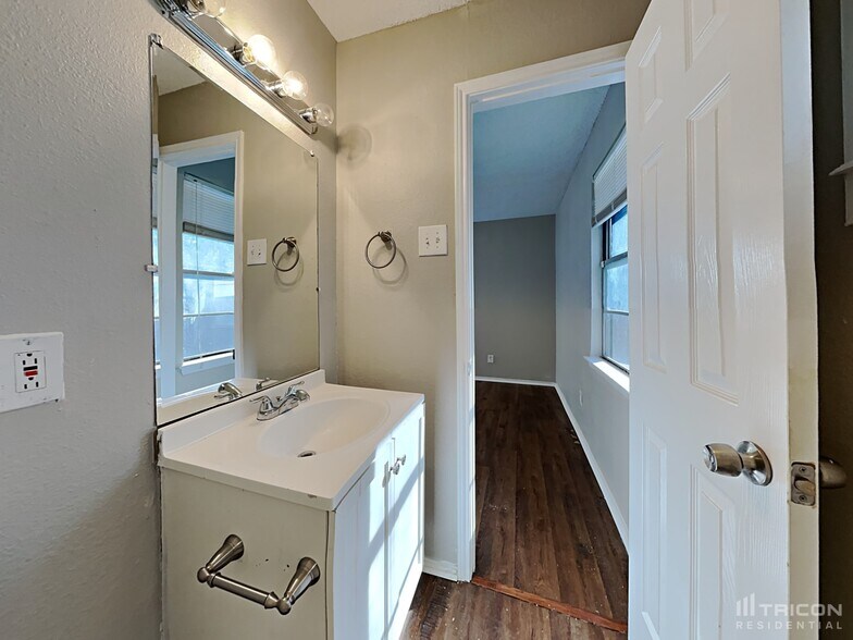Building Photo - 4443 Greenland Dr