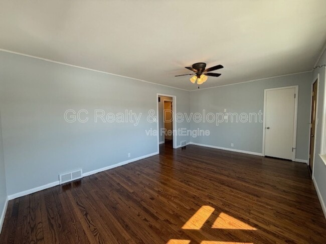 Building Photo - 114 Martin Ave