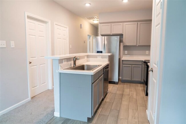 Building Photo - 3915 Brookmeade Dr