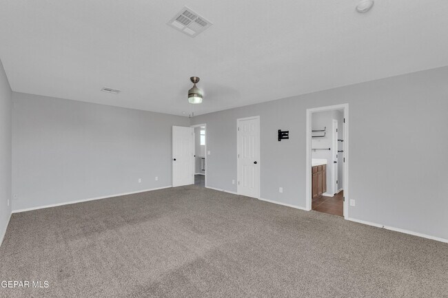 Building Photo - 14378 N Cave Dr