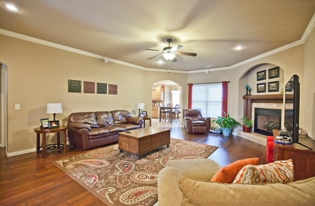 Building Photo - ***1804 SW Sequoia***