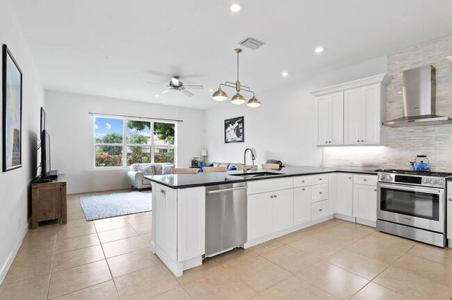 Building Photo - 143 Isle Verde Way