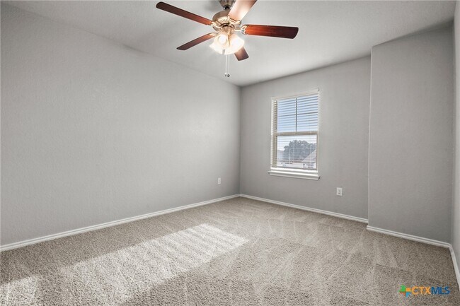 Building Photo - 271 Kinsley Wy