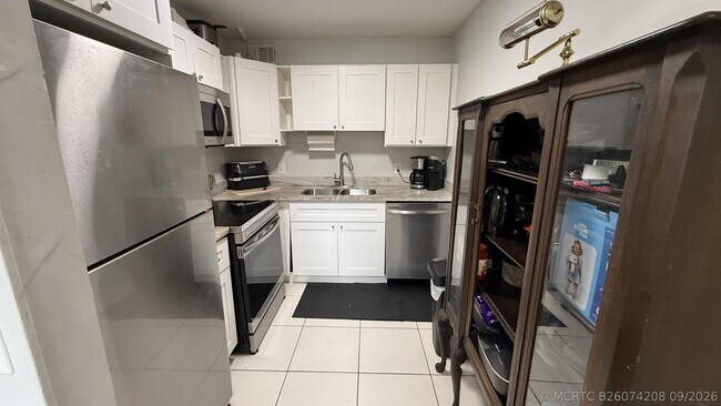 Building Photo - 1037 Ashby D