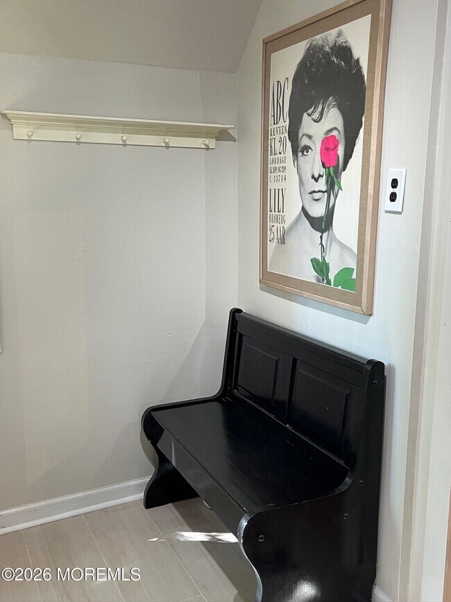 Building Photo - 74 Mt Hermon Way