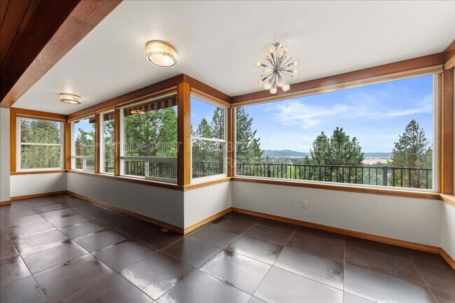 Building Photo - 5203 N Mulvaney Ct