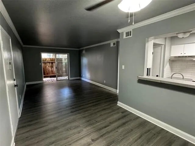 Building Photo - 7000 Creswell Rd