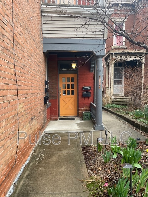 Primary Photo - 1604 Greenup St