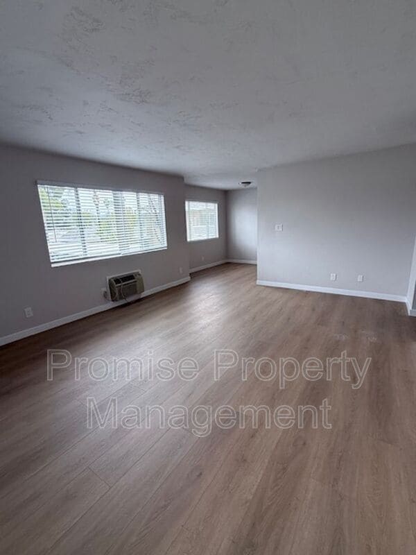 Building Photo - 505 E Madison Ave