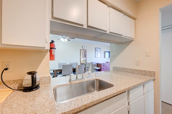 Building Photo - 8433 Hearth Dr