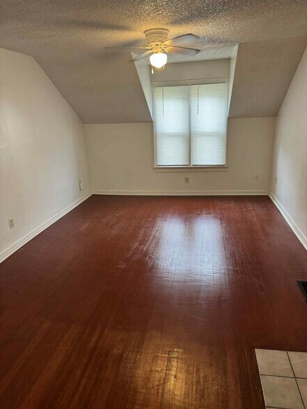 Building Photo - 682 Beecher Ave