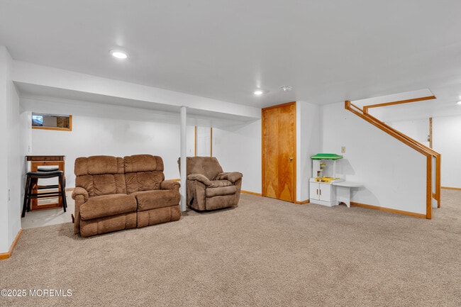 Building Photo - 210 Wingate Ct