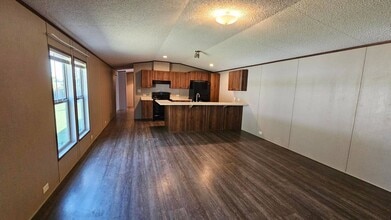 Building Photo - 2201 S Anna St