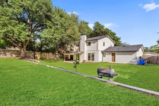 Building Photo - 600 Pin Tail Ln