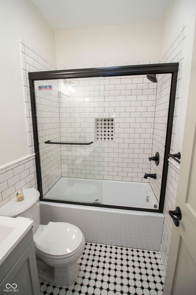 Building Photo - 1383 Cherry St