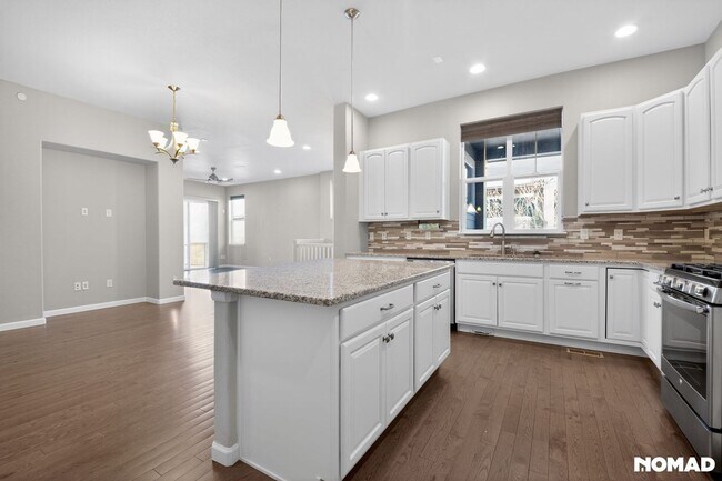 Building Photo - Luxury 3-Bedroom Legacy Ridge Living with Mountain Views