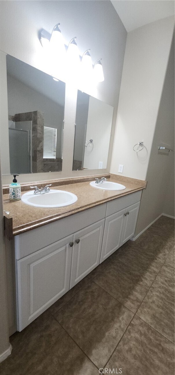 Building Photo - 14922 Dragon Tree Dr