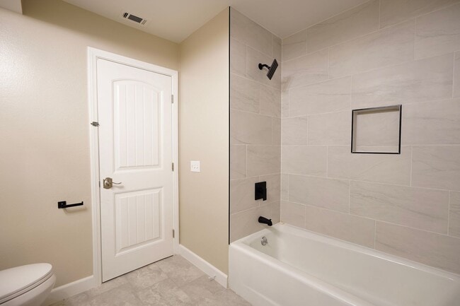 Building Photo - Beautiful Yucaipa Home with Private Garage