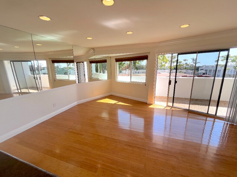 Building Photo - 100 Cliff Dr