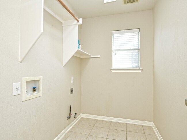 Building Photo - 1702 Buttercup Creek Blvd