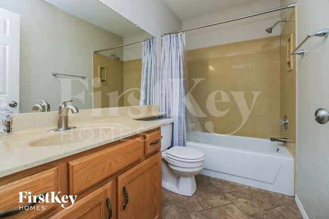 Building Photo - 1388 N Santa Anna Ct