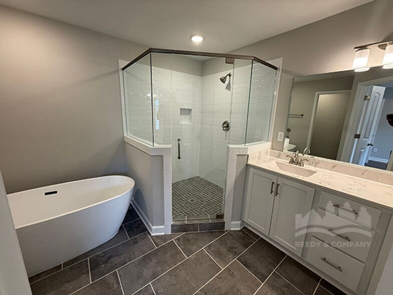 Building Photo - 40 Blue St