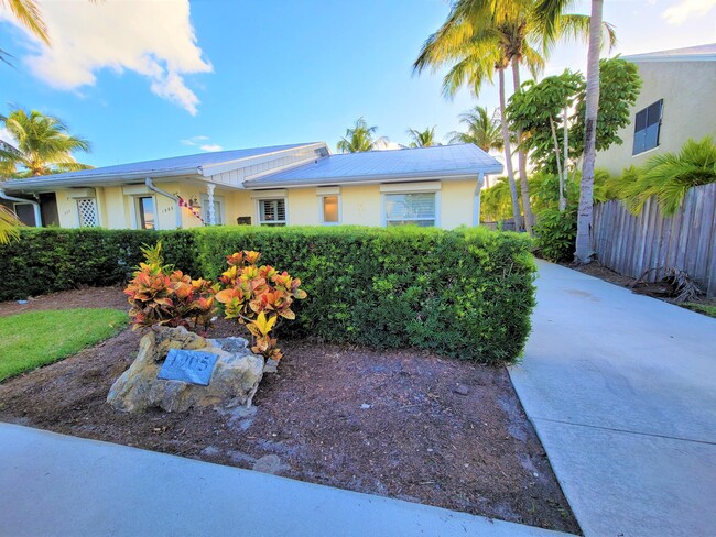 Building Photo - 1905 Robalo Dr