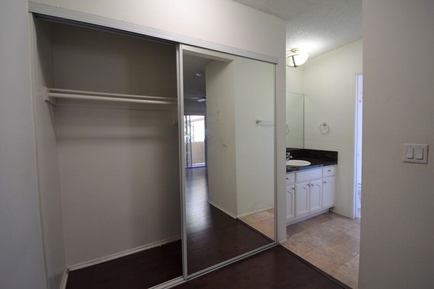 Building Photo - 5652 Colfax Ave