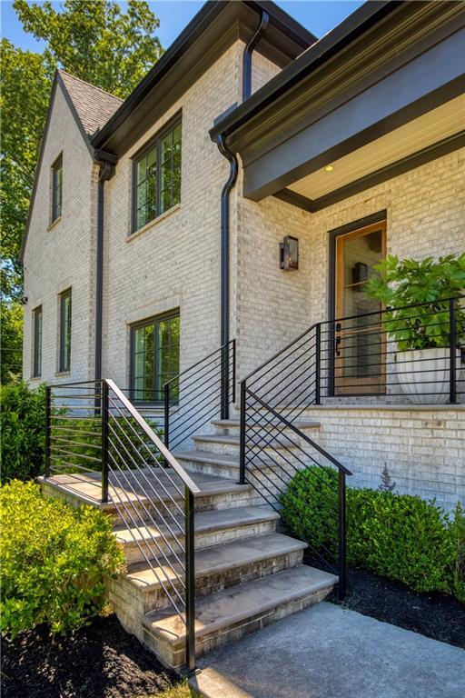 Building Photo - 840 Kenry Ct NE