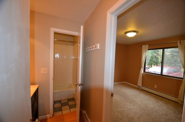 Building Photo - Dillon Valley East Condo! Unfurnished! Hea...