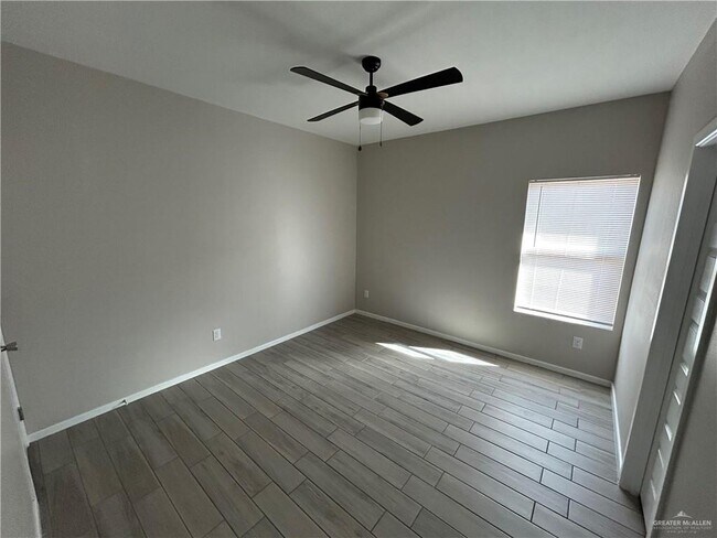 Building Photo - 16 Swallow Ave