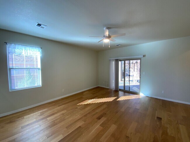 Building Photo - Beautiful 3 Bedroom Single Story Home Available Near Northern Blvd NW & Rainbow Blvd NE!