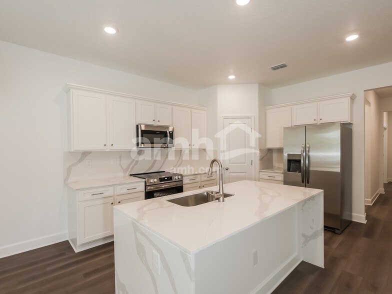 Building Photo - 37956 Dusty Saddle Ln